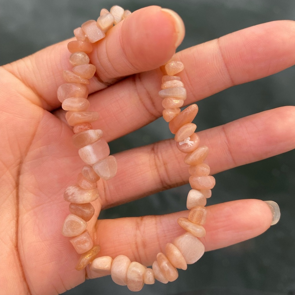 Peach Moonstone Chip Beaded Bracelet - Picture 3 of 4